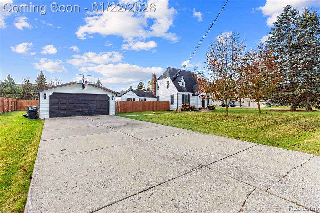 6740 Barabeau Drive, Troy, MI 48085 — Photo 34