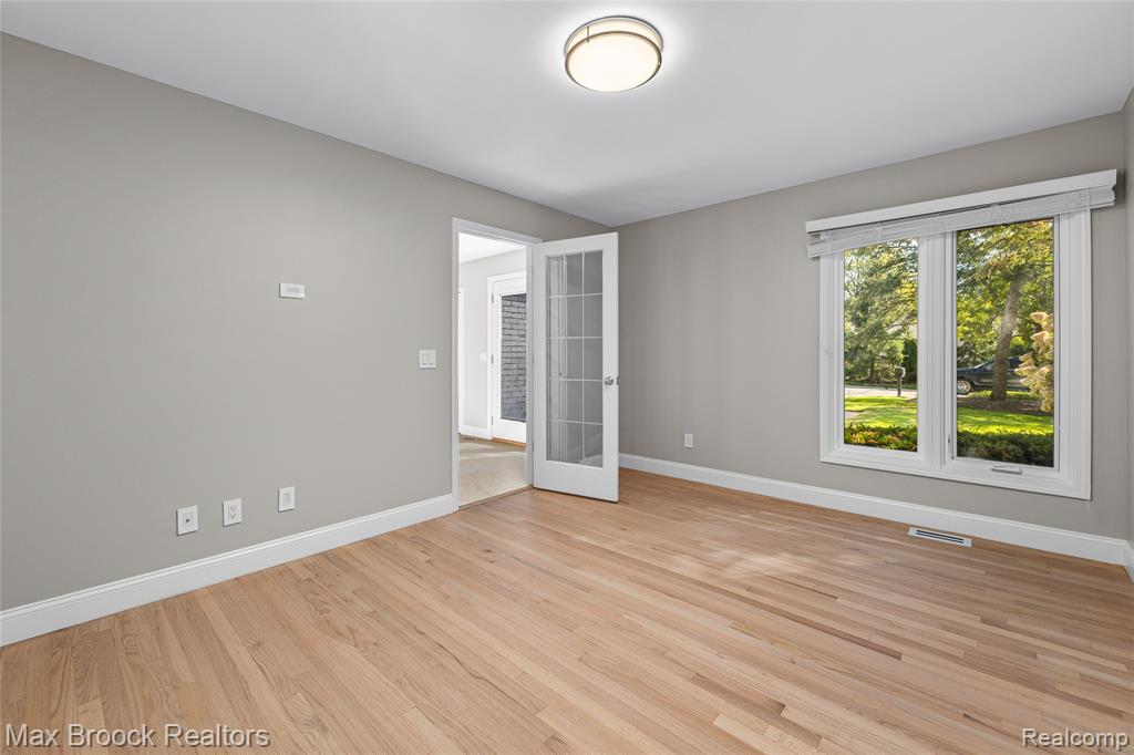 5163 Woodlands Drive, Bloomfield Hills, MI 48302 — Photo 21