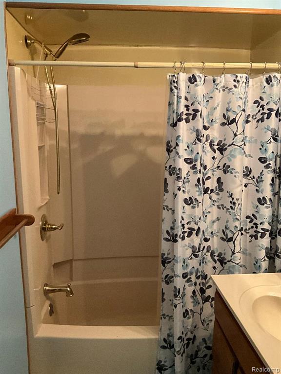515 N Silver Street, Bad Axe, MI 48413 — Photo 9