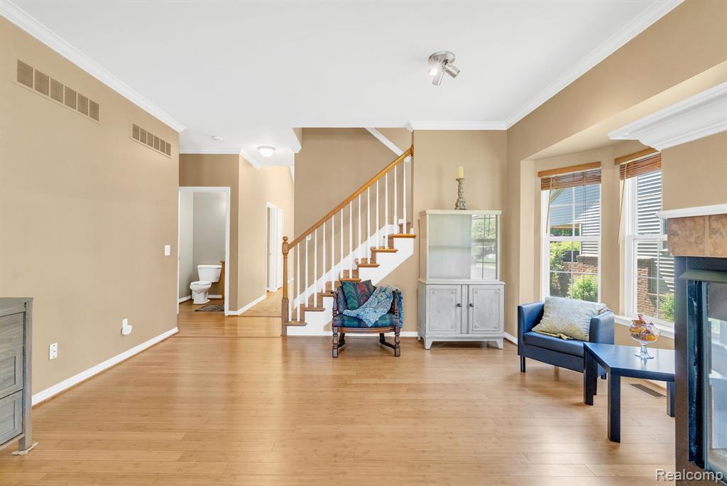 42682 Park Cresent Drive, Sterling Heights, MI 48313 — Photo 10
