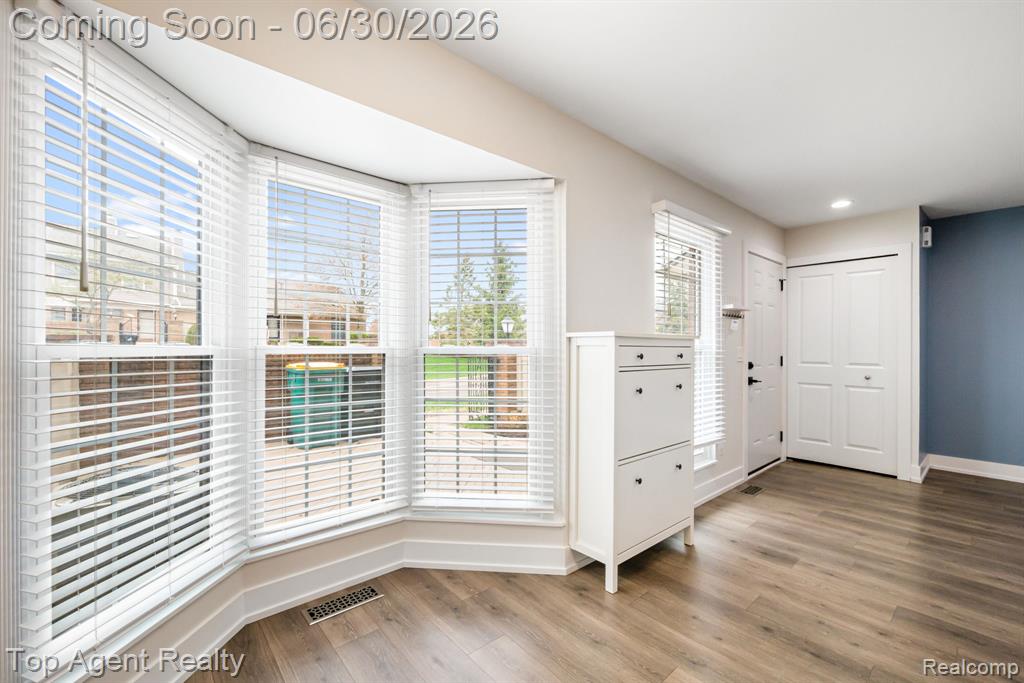 38887 Country Circle, Farmington Hills, MI 48331 — Photo 13