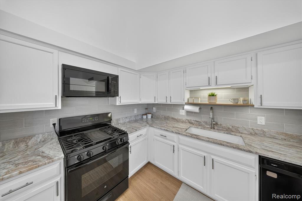 61165 Greenwood Drive, South Lyon, MI 48178 — Photo 18