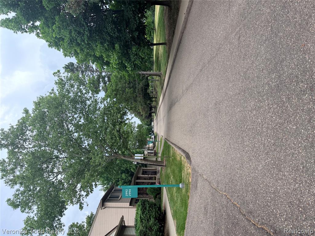 2994 Roundtree Drive, Troy, MI 48083 — Photo 5