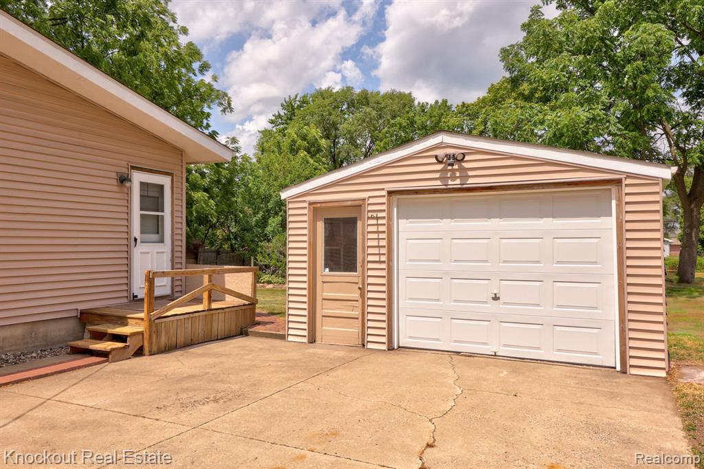 4912 Hepburn Road, Saginaw, MI 48603 — Photo 23