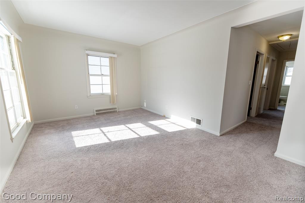 18953 Woodcrest Street, Harper Woods, MI 48225 — Photo 5