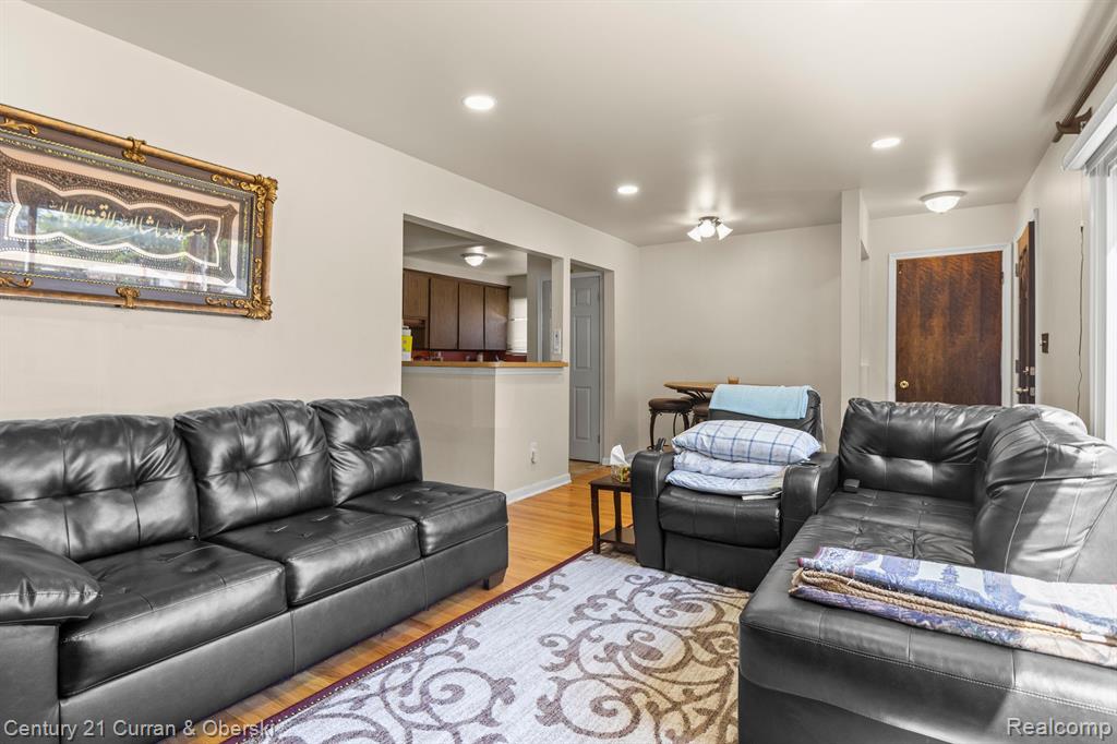 589 HELEN Street, Garden City, MI — Photo 8