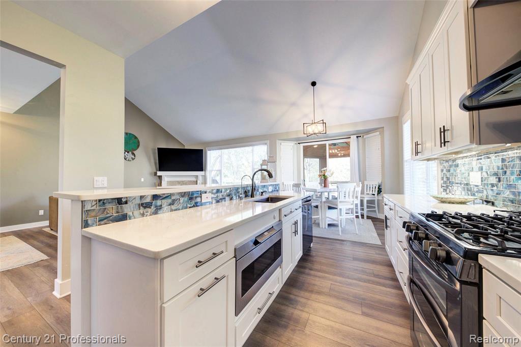 1331 Yosemite Valley Drive, Milford, MI 48381 — Photo 11