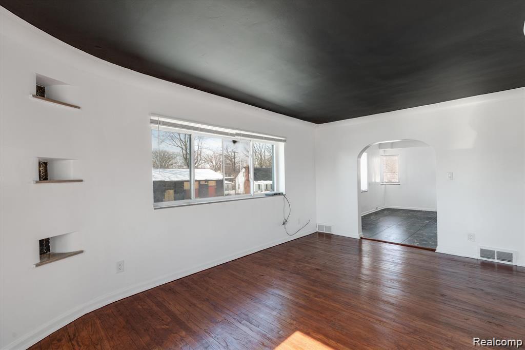 13144 PLYMOUTH Road, Detroit, MI 48227 — Photo 3