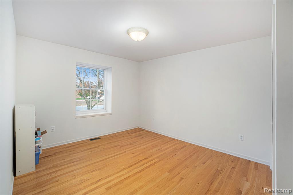 4382 Oak Tree Court, Fenton, MI 48430 — Photo 30