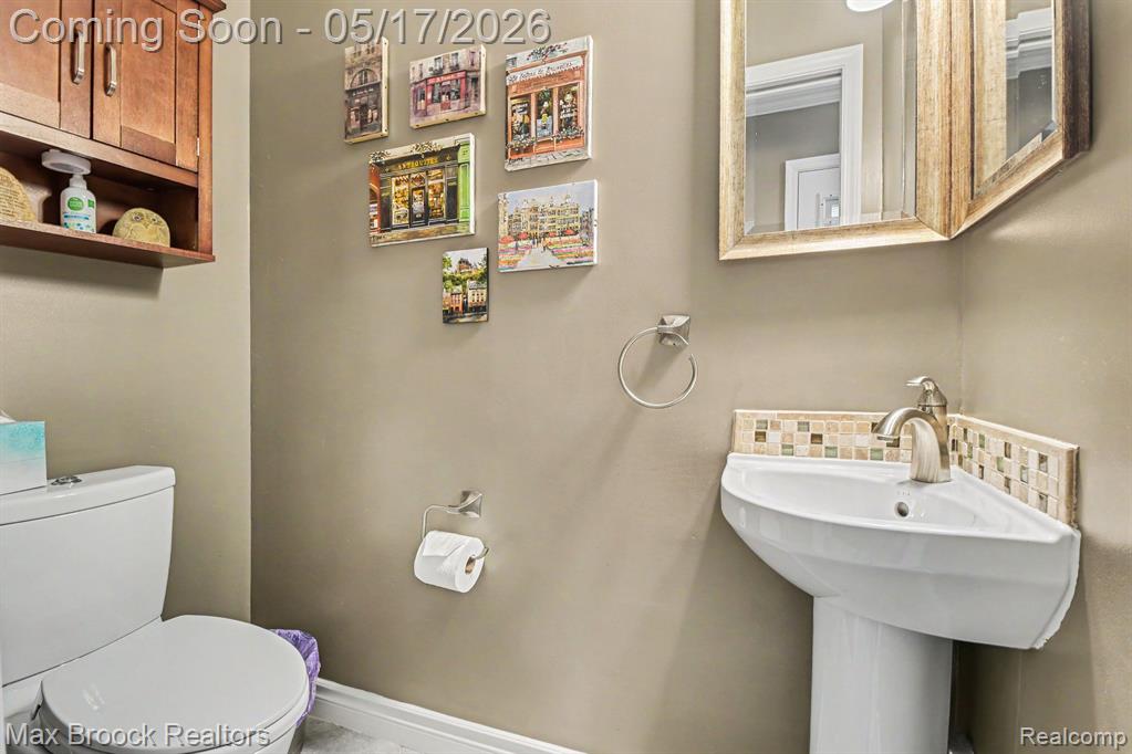 2004 Bootmaker Lane, Bloomfield Hills, MI 48304 — Photo 12