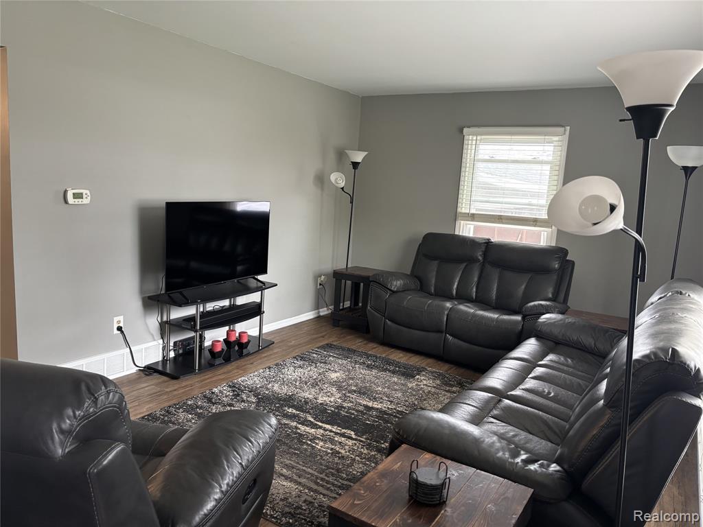 5407 Newcastle Drive SE, Kentwood, MI 49508 — Photo 6