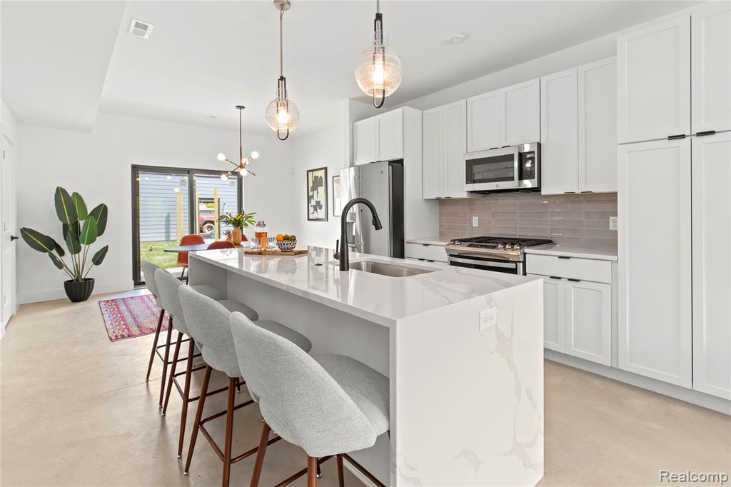 1717 Pallister Street - Photo 4
