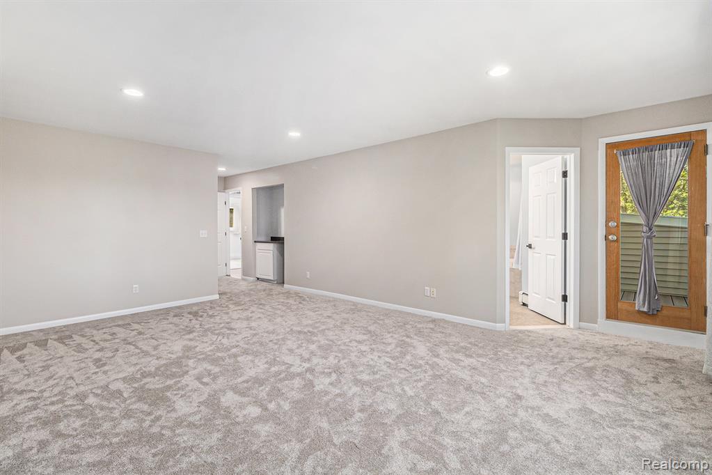 2145 Helmsford Drive, Wolverine Lake, MI 48390 — Photo 25