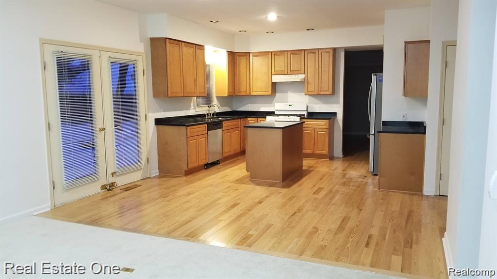 4978 Somerton Drive, Troy, MI 48085 — Photo 3