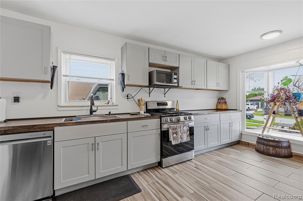 7466 Fenton Street, Dearborn Heights, MI 48127 — Photo 9