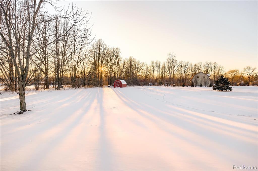 6941 Lake Pleasant Road, North Branch, MI 48461 — Photo 2