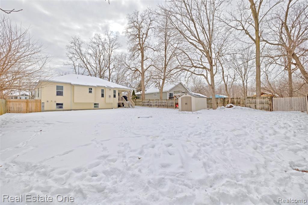 10147 Erie Street, Goodrich Vlg, MI — Photo 37