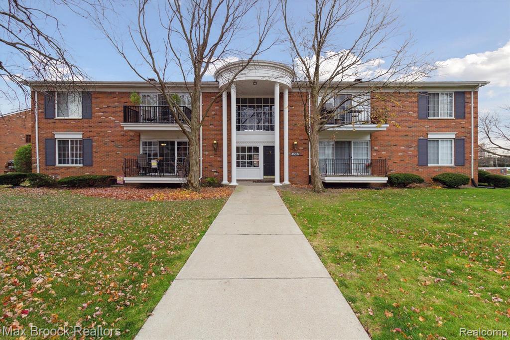 458 FOX HILLS Drive N, A-4, Bloomfield Hills, MI 48304 — Photo 2