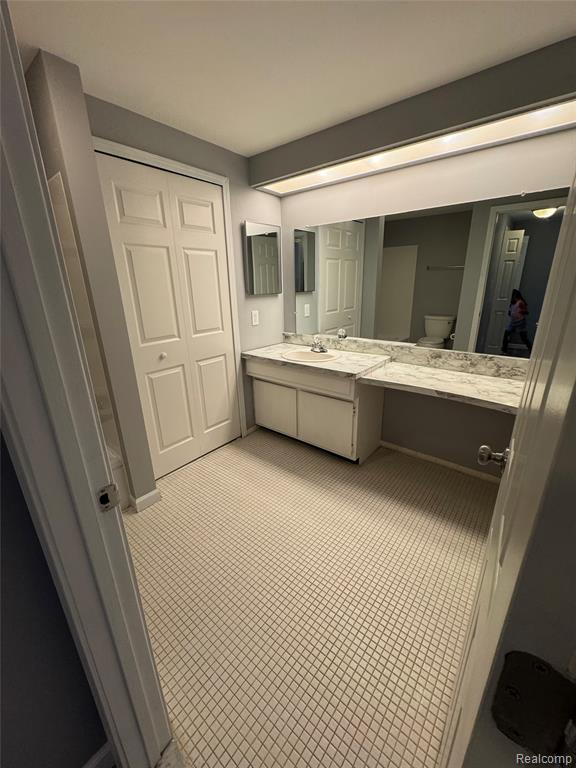 8275 Kennedy Circle, Warren, MI 48093 — Photo 14
