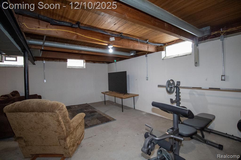 8225 N Hubbard Street, Westland, MI — Photo 27