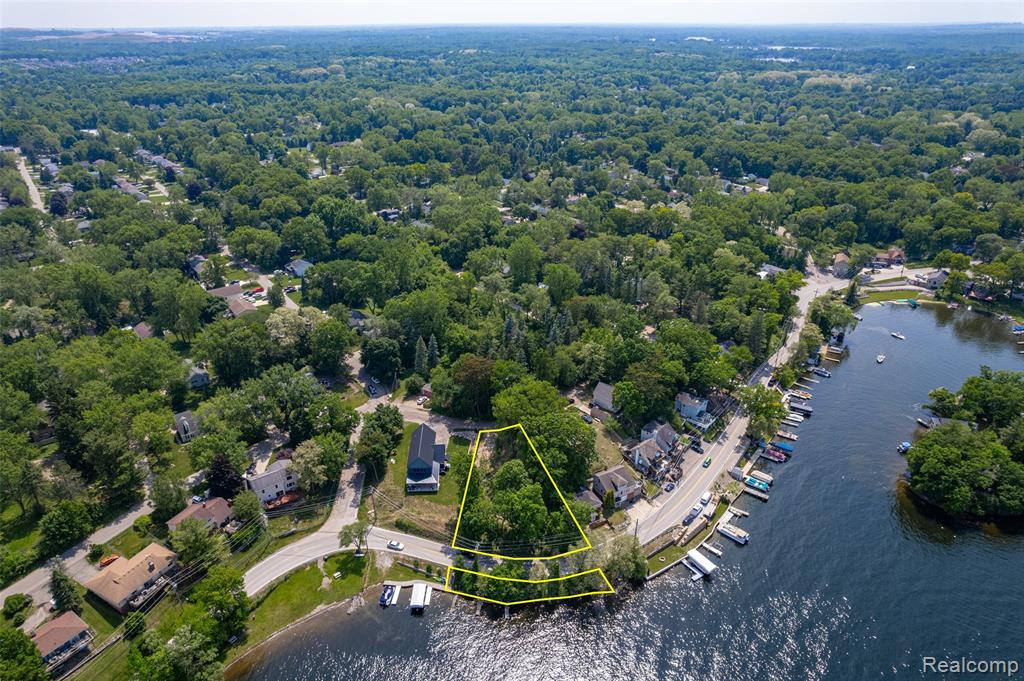 411 Heights Road, Lake Orion, MI 48362 — Photo 8