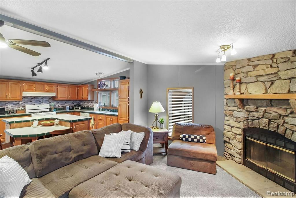 2351 Hiddenview Drive, Newport, MI 48166 — Photo 13