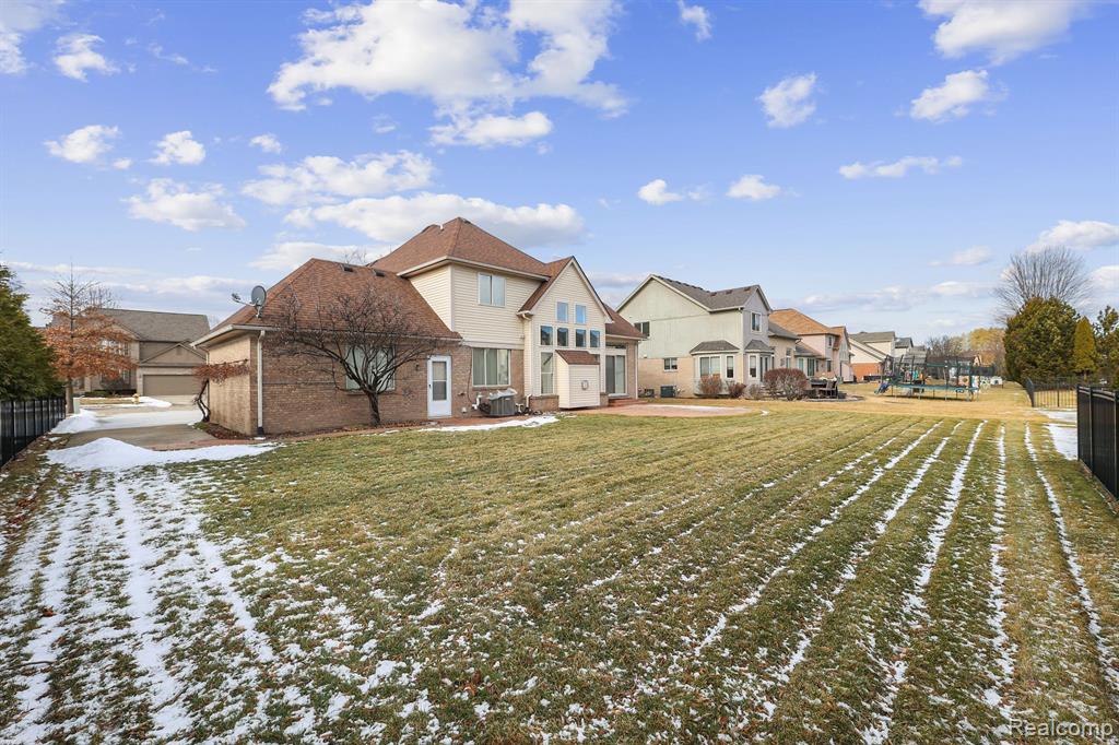 48548 Fairmont Drive, Macomb, MI 48044 — Photo 38