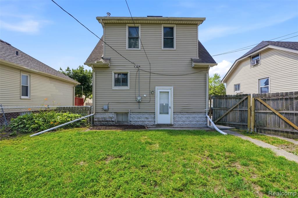 735 E Maxlow Avenue, Hazel Park, MI 48030 — Photo 26