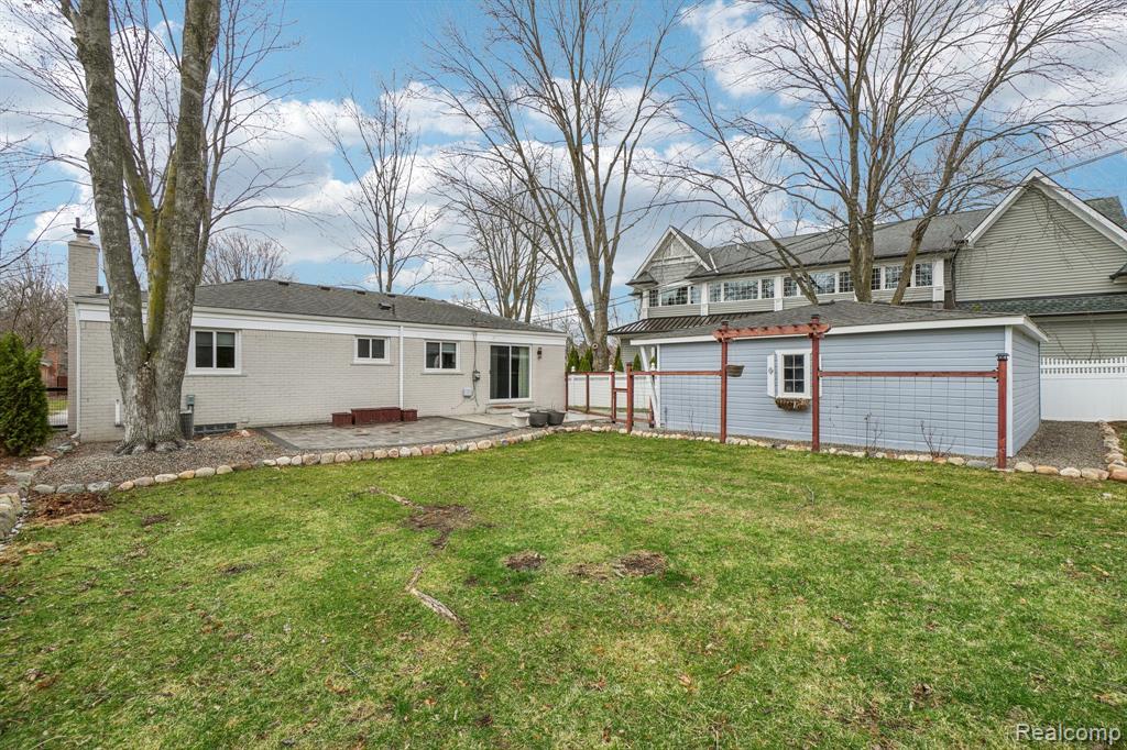1156 Sycamore Drive, Rochester, MI 48307 — Photo 31