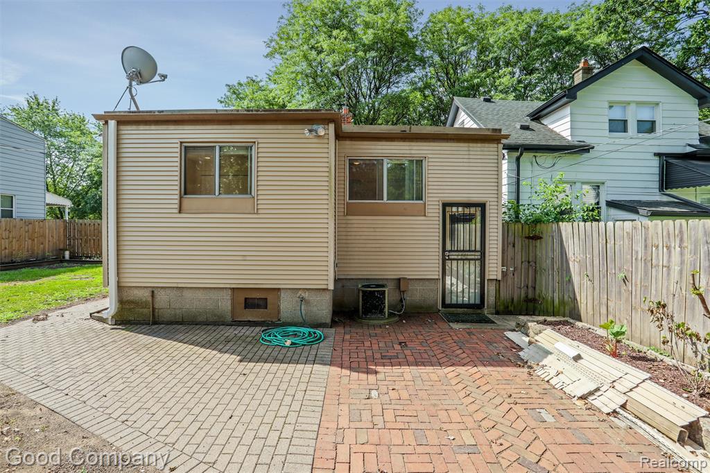 603 E Maxlow Avenue, Hazel Park, MI 48030 — Photo 24