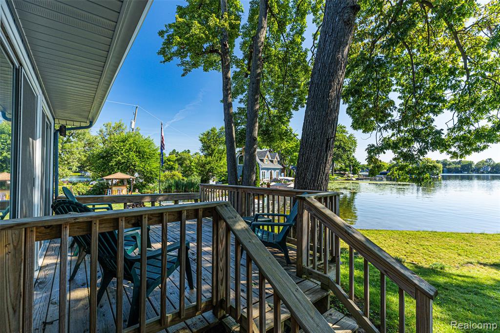 391 SHADY OAKS Street, Lake Orion, MI 48362 — Photo 4