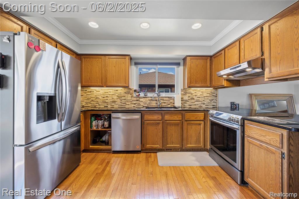 40252 Kraft Drive, Sterling Heights, MI 48310 — Photo 8