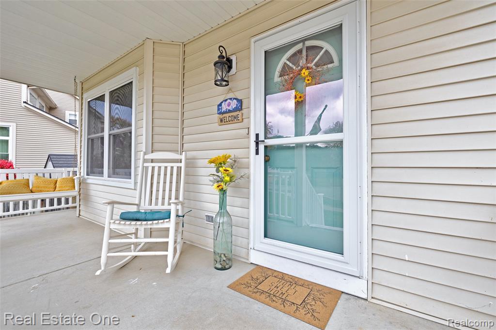 742 Marion Drive, Holly, MI 48442 — Photo 2