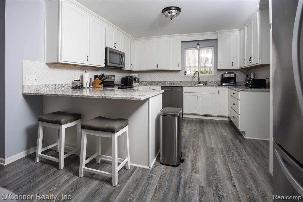 6870 Wildcat Road, MI 48032 — Photo 8