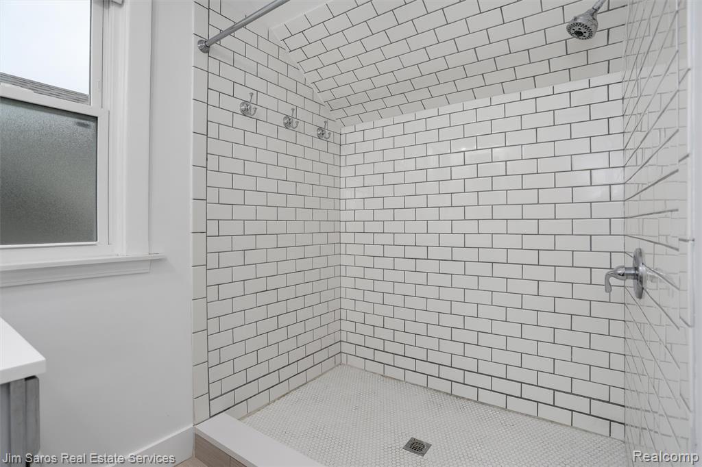 1417 Beaconsfield Avenue, Grosse Pointe Park, MI 48230 — Photo 11