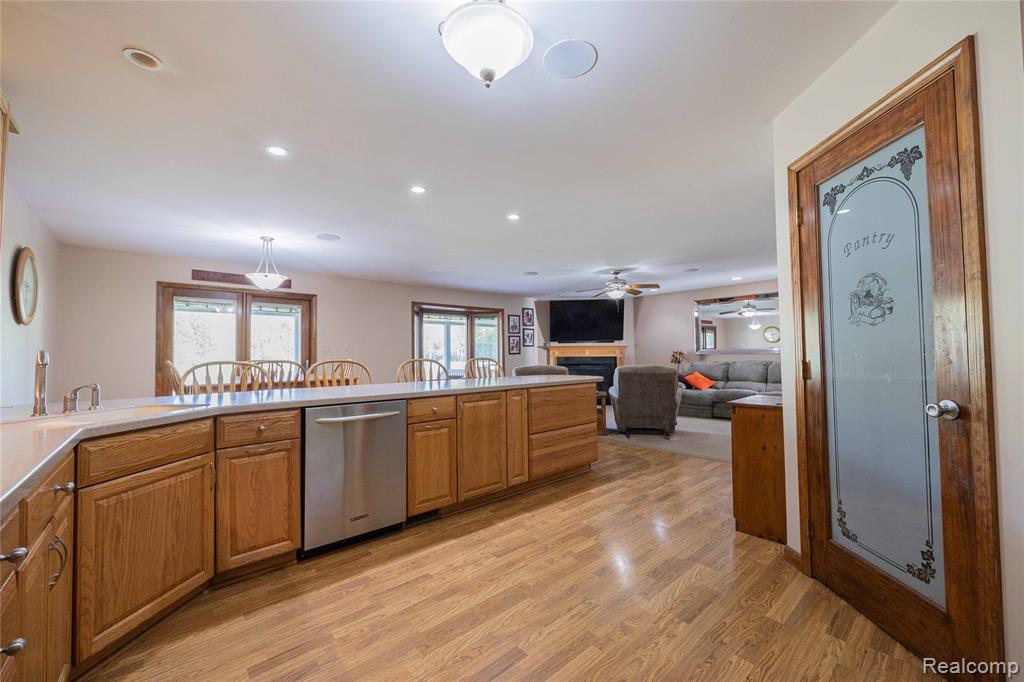 21855 Huron River Drive, New Boston, MI 48164 — Photo 14