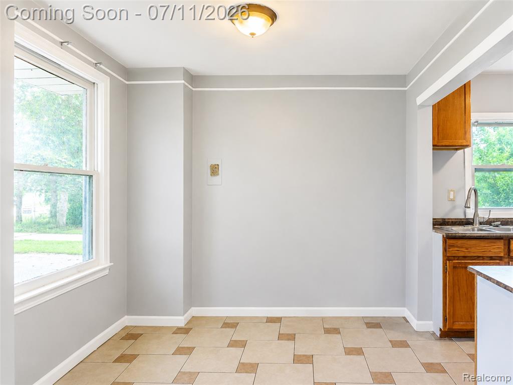 4855 Hatchery Road, Waterford, MI 48329 — Photo 11