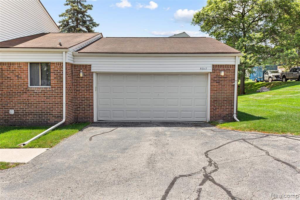 5317 Fairway Lane, West Bloomfield, MI 48323 — Photo 43