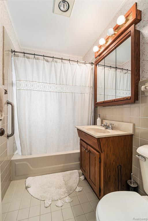 8077 Janis Street, Shelby Twp, MI 48317 — Photo 12