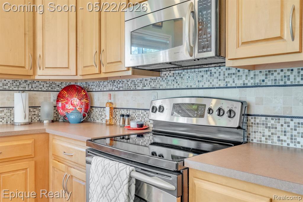 819 Pine Ridge Avenue, Oxford, MI 48371 — Photo 16