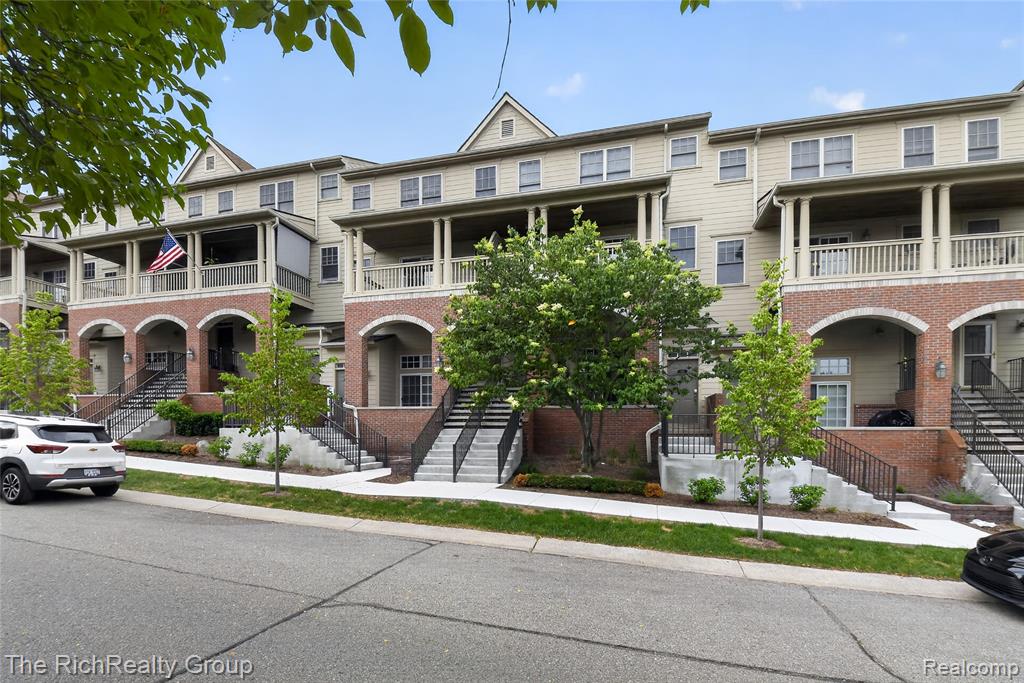 3922 Forester Boulevard, Auburn Hills, MI 48326 — Photo 2