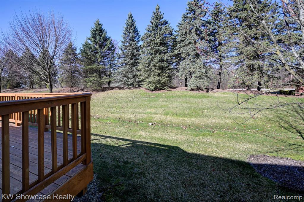 1074 ANDOVER Circle, Commerce Twp, MI 48390 — Photo 44