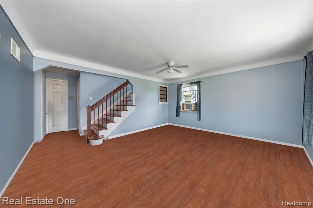 8251 STATE PARK, Center Line, MI 48015 — Photo 5