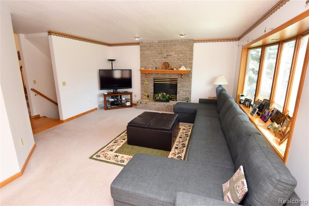 6476 Stonebrook Lane, Flushing, MI 48433 — Photo 6