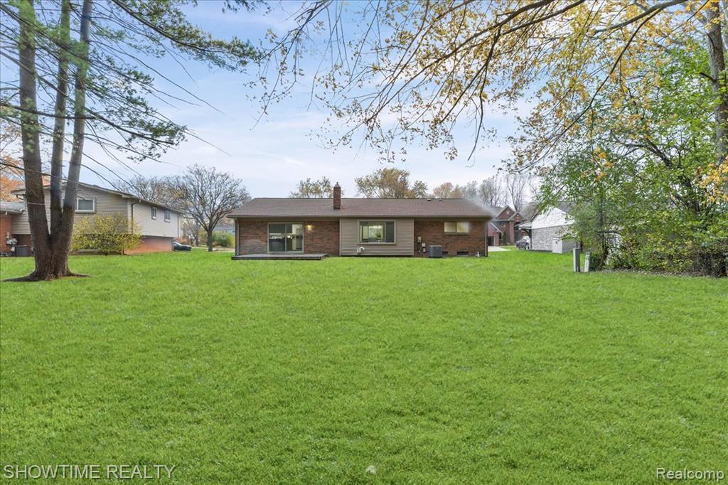 902 Longfellow Drive, Troy, MI 48085 — Photo 4
