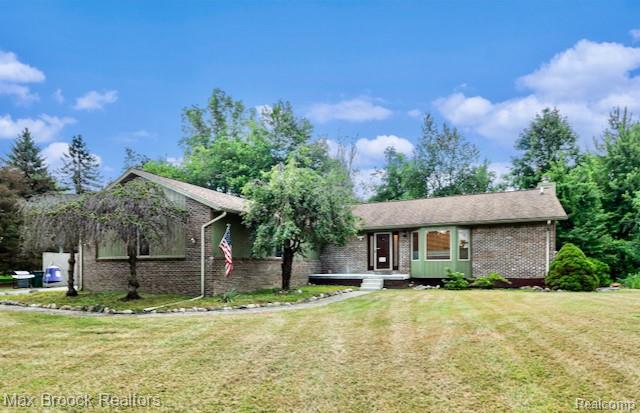 5096 Ridge Trail S, Clarkston, MI 48348 — front exterior