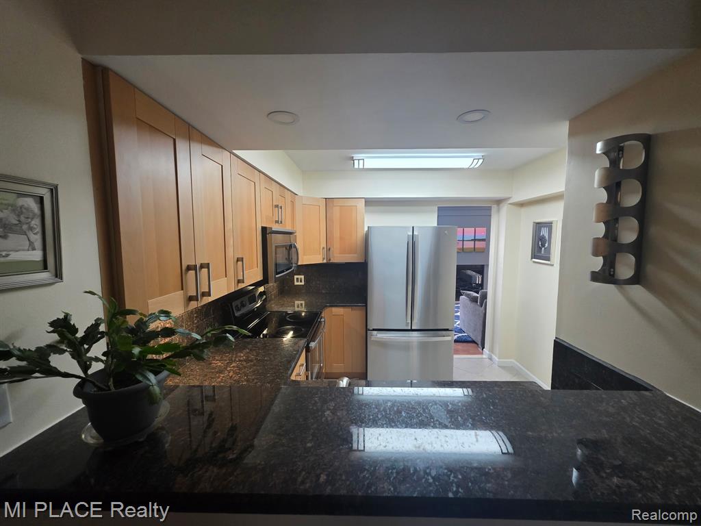 6220 Andrea Lane, West Bloomfield, MI — Photo 7