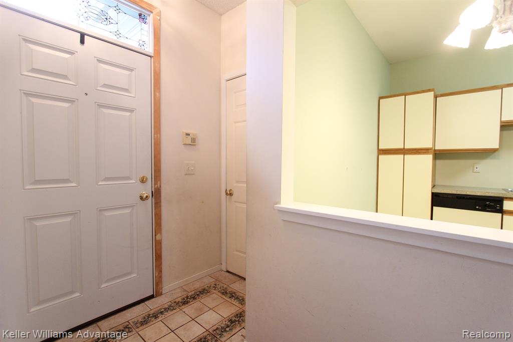 30896 Jasper Ridge, Novi, MI 48377 — Photo 2
