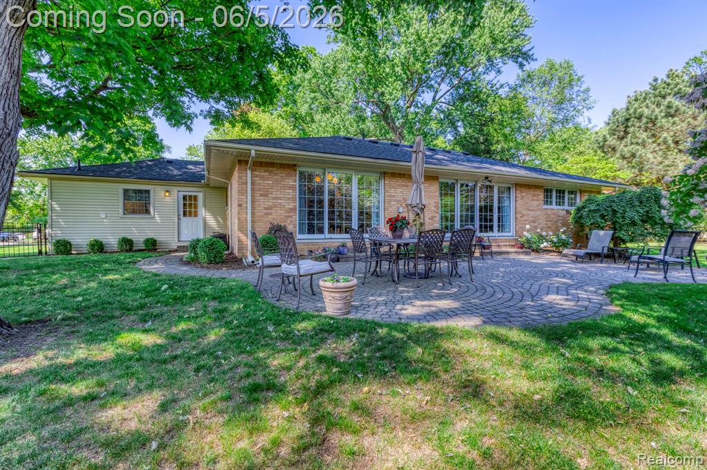 19141 Warwick Street, Franklin, MI 48025 — Photo 43