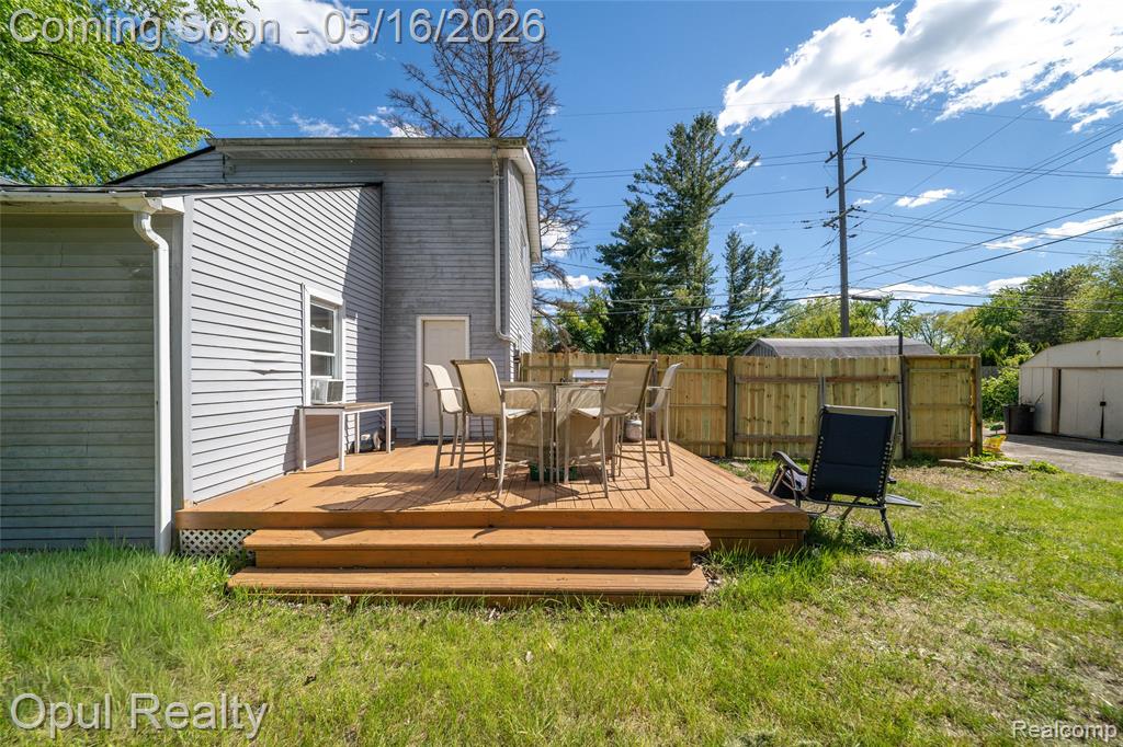 21001 Parker Street, Farmington, MI 48336 — Photo 30